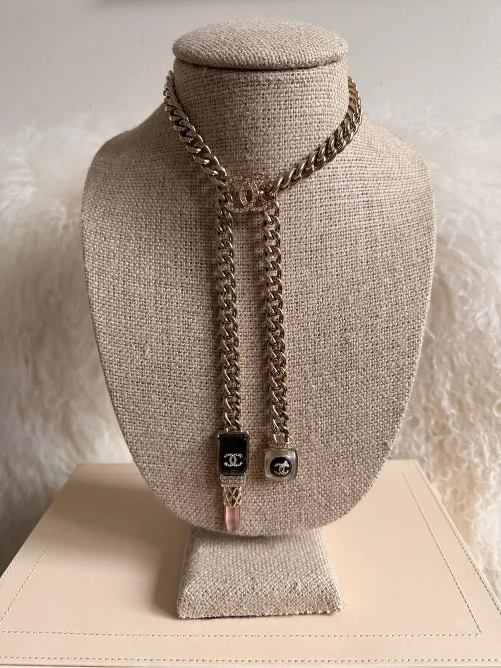 CHANEL metal strass